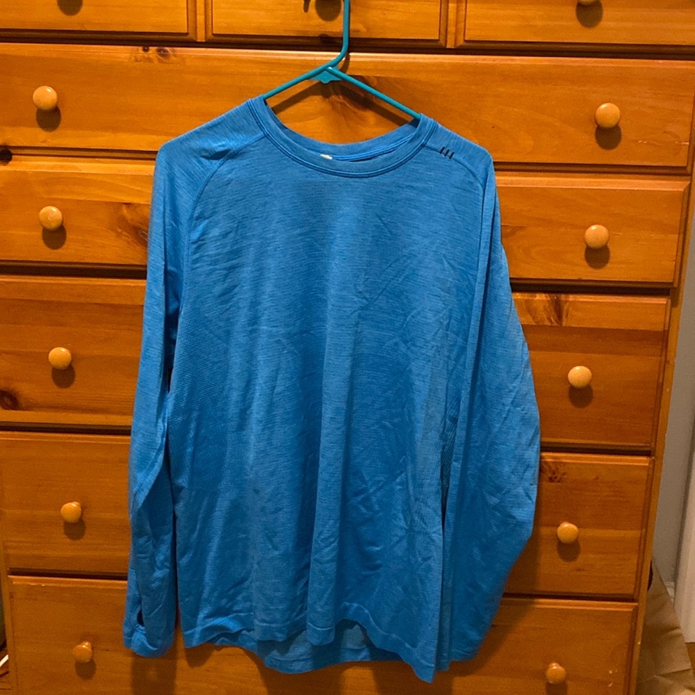 Lululemon Men’s Athletic Long Sleeve Size XL